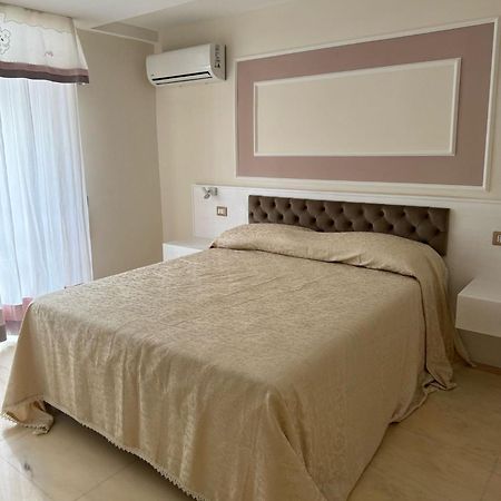Bernini House Naples Hotel Ngoại thất bức ảnh