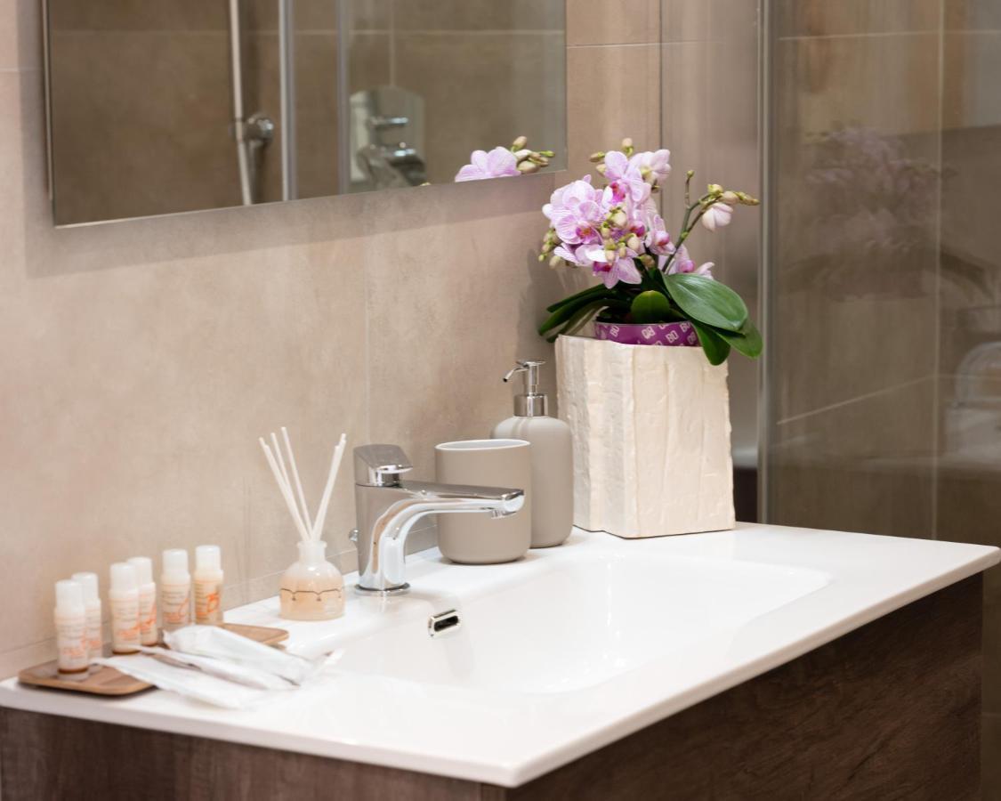 Bernini House Naples Hotel Ngoại thất bức ảnh