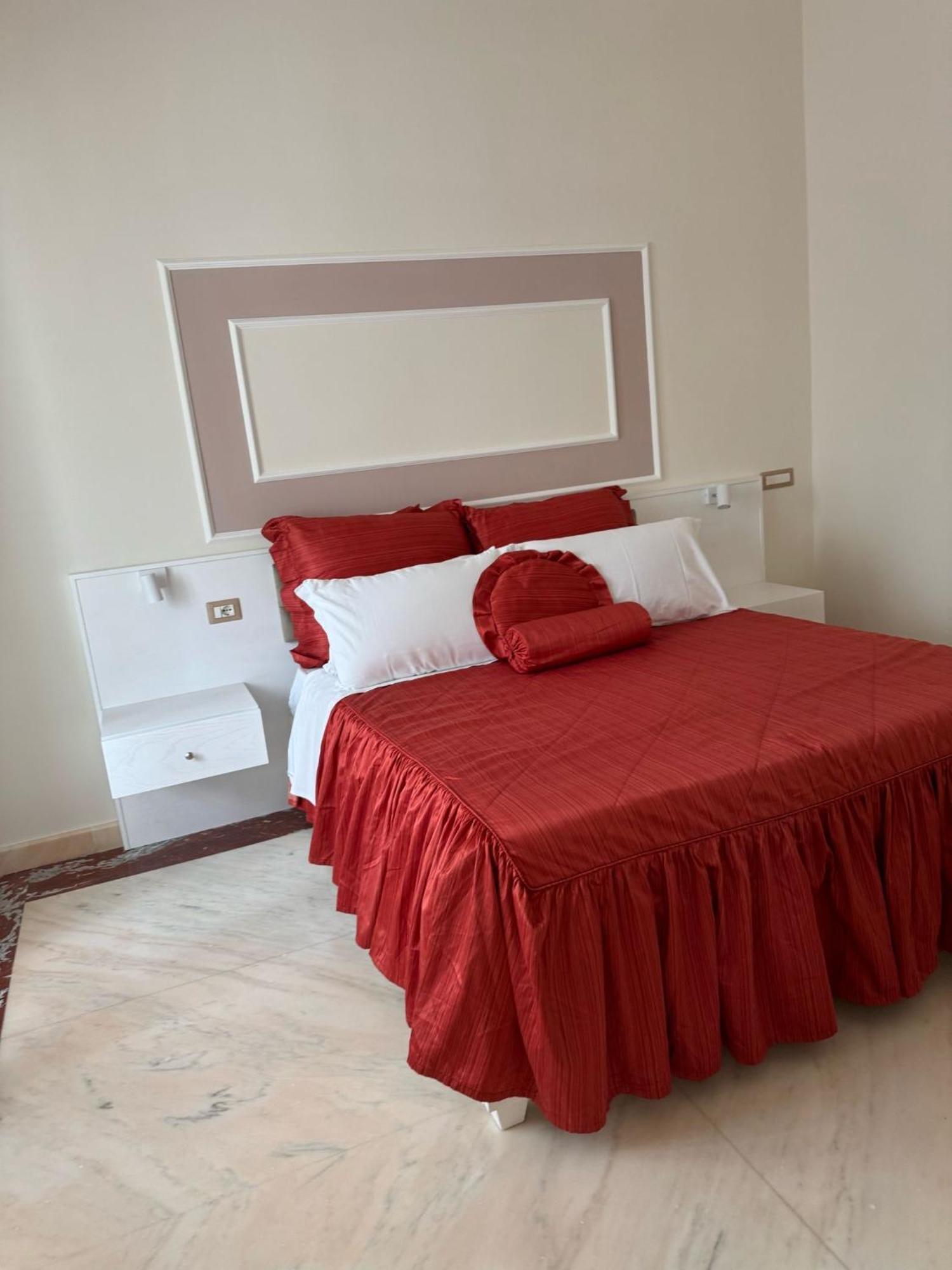 Bernini House Naples Hotel Ngoại thất bức ảnh