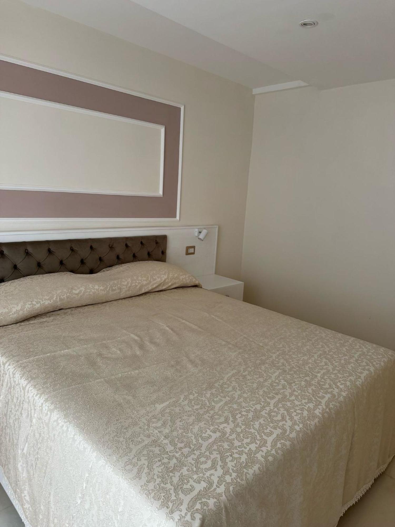 Bernini House Naples Hotel Ngoại thất bức ảnh