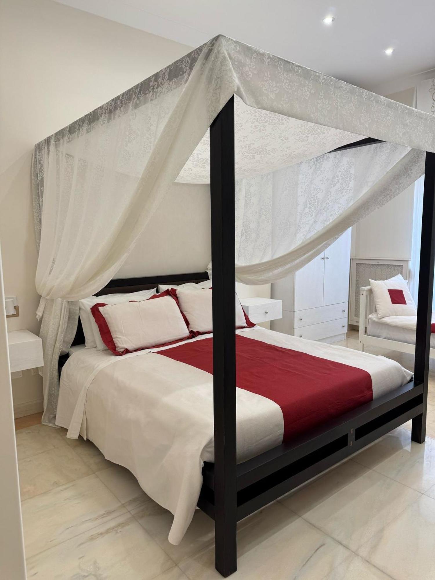 Bernini House Naples Hotel Ngoại thất bức ảnh